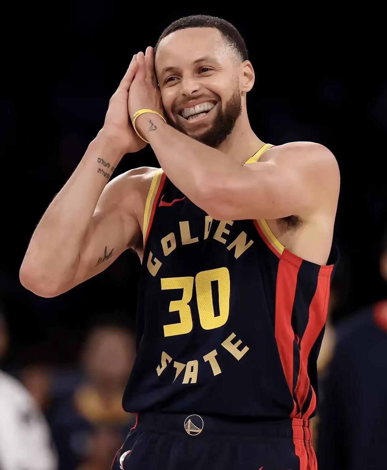 爱游戏官方入口-包含金州勇士集结日刷新队史纪录，志在NBA总决赛名次提升，气氛紧张，更衣室氛围转暖的词条