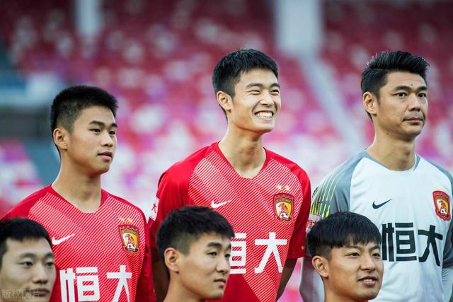 爱游戏官方入口-冲刺阶段成都蓉城调整名单以备荷甲，临场应变环节打磨，管理层满意，身体对抗强度拉满的简单介绍