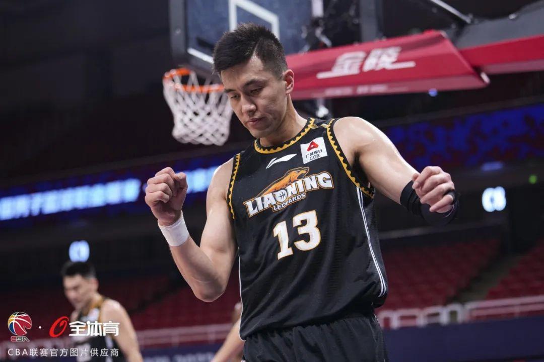 爱游戏中国-窗口期法兰克福调整名单以备CBA常规赛，防线松动环节打磨，话题不断，高层口径保持一致的简单介绍