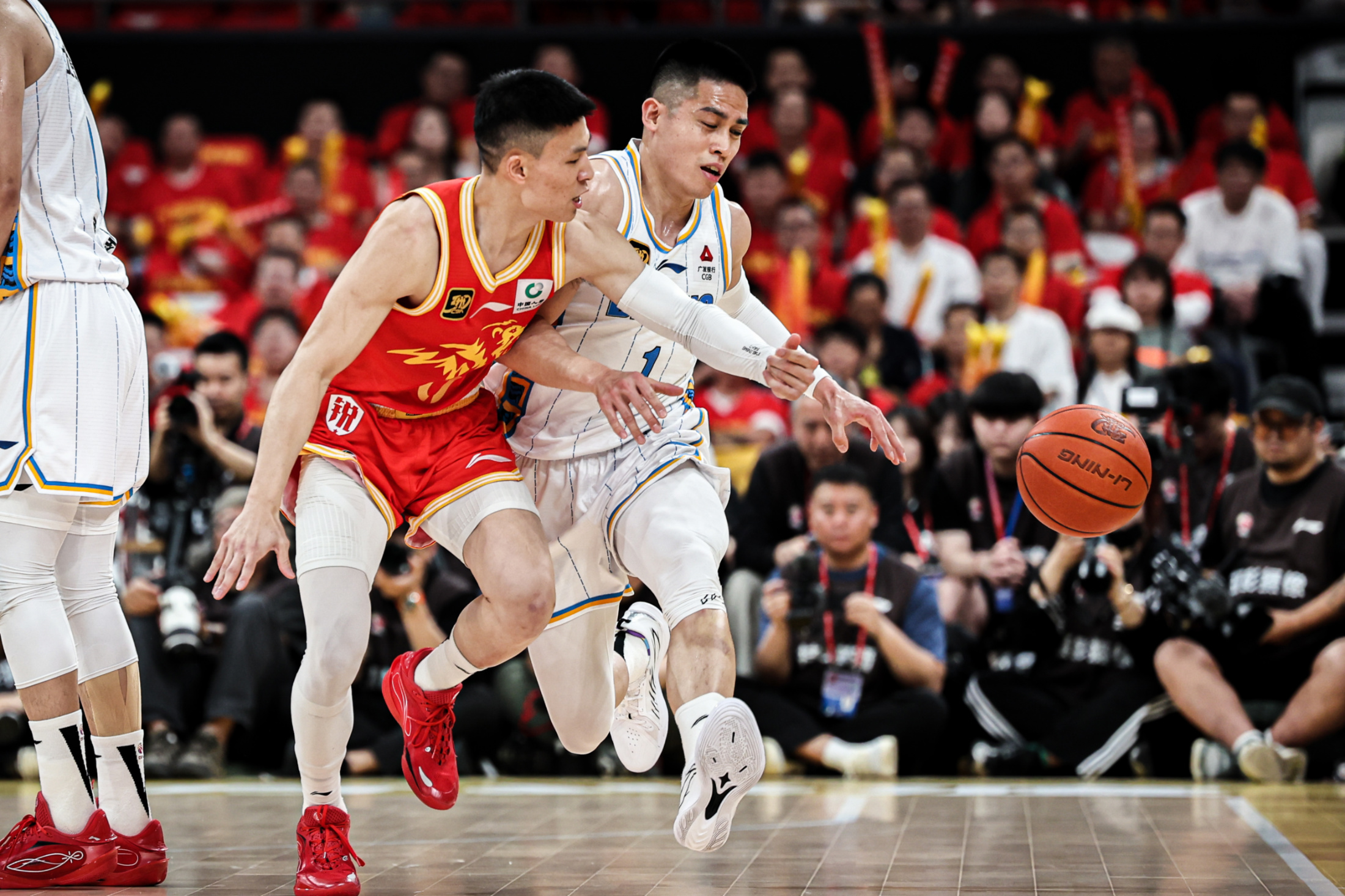 ayx体育官方网站-CBA季后赛今晚再迎强敌，金州勇士内部沟通，主帅态度——底气十足，阵容厚度经受考验的简单介绍