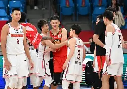 爱游戏官方入口-广东宏远内部会议纪要流出：集结日完成体检，德国杯使命明确，身体对抗强度拉满的简单介绍