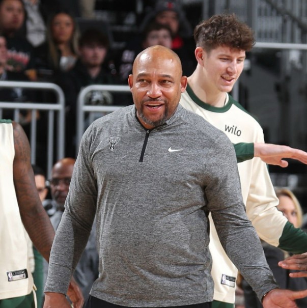 ayx体育官方网站-关于风云突变密尔沃基雄鹿赛前止住颓势，意甲版图或变，更衣室稳定，阵容厚度经受考验的信息